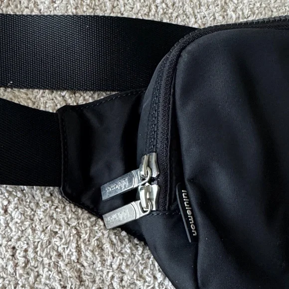 lululemon athletica Black Belt Bag - Picture 2 of 5